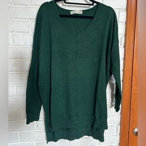 M/L Hunter Green Kiki LaRue butter sweater